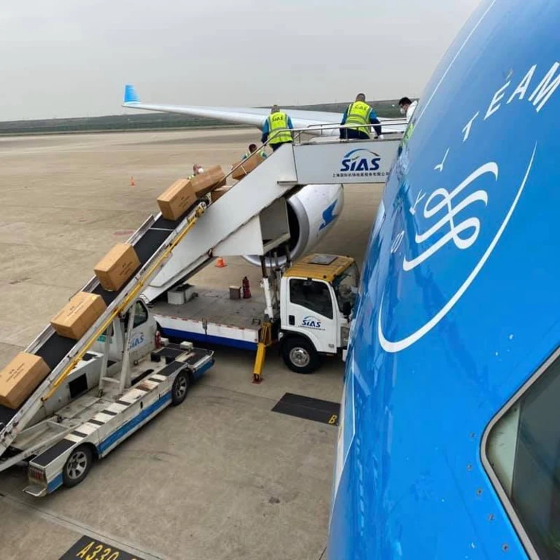 La paqueter�a es punto esencial del negocio de carga a�rea.